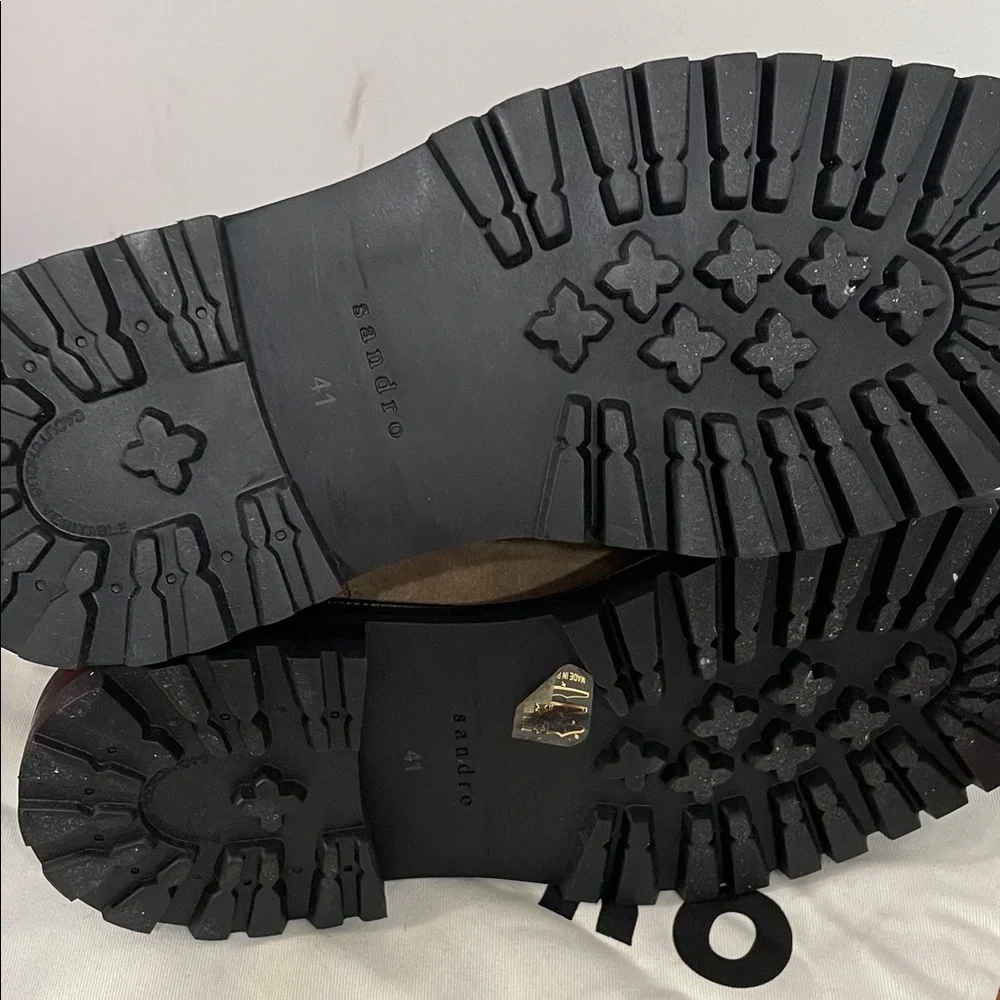 NOHA Lug Sole‎ Chelsea Boots in Khaki Suede - Picture 5 of 5